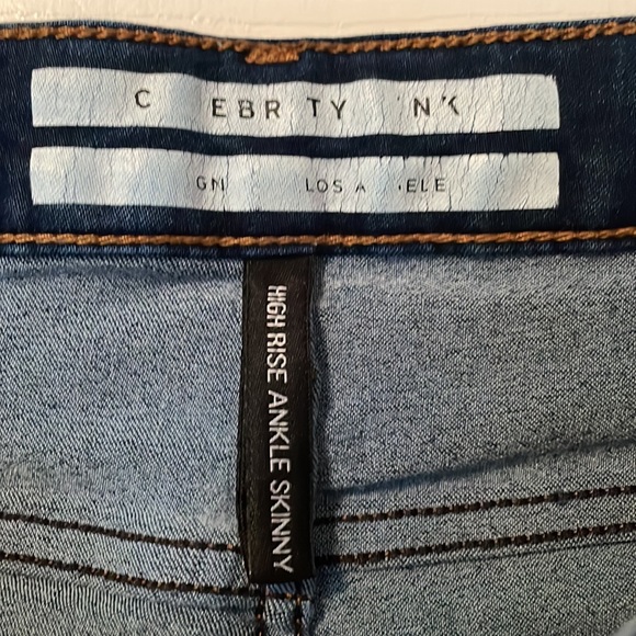 Celebrity Pink dark blue skinny jeans. Junior’s 9/29 - Picture 4 of 6